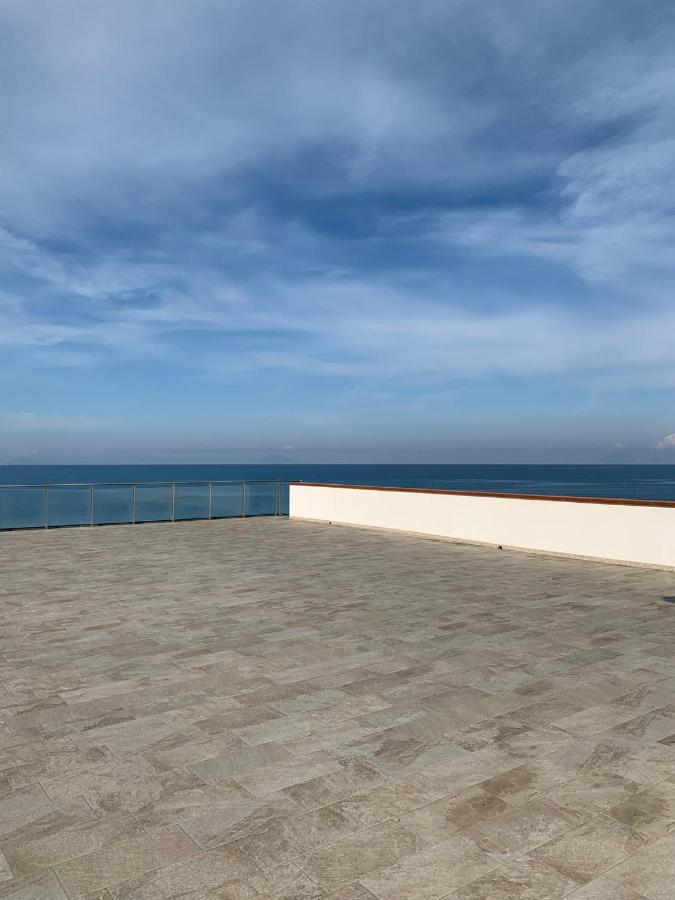 La Porta Delle Eolie Apartamento Capo dʼOrlando Exterior foto
